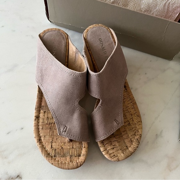 NEW Donald Pliner Myrtle60 Metallic Mushroom Suede Leather Wedge Sandals - Picture 6 of 8